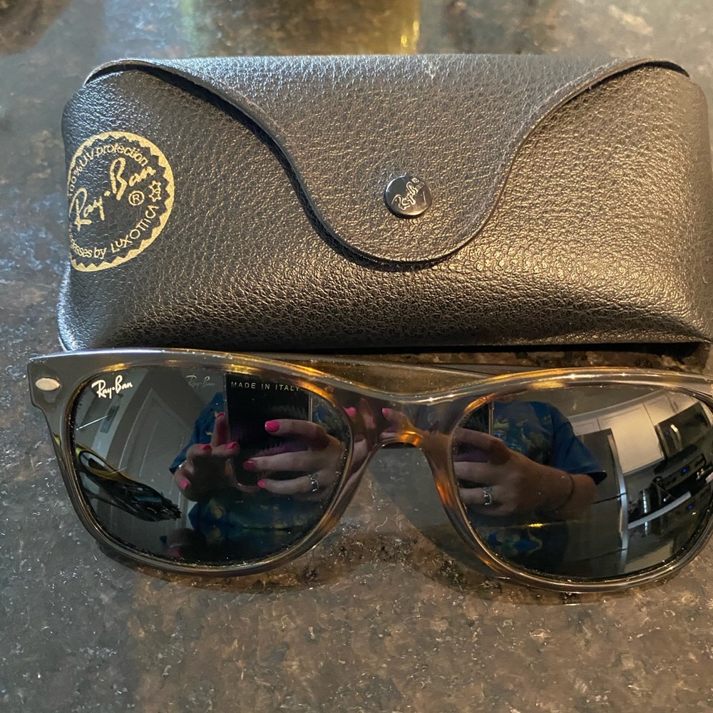 Wayfarer raybans